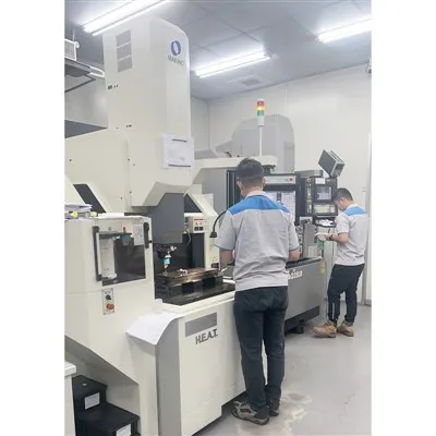 La Micro EDM peut-elle être combinée avec d’autres procédés de fabrication ?